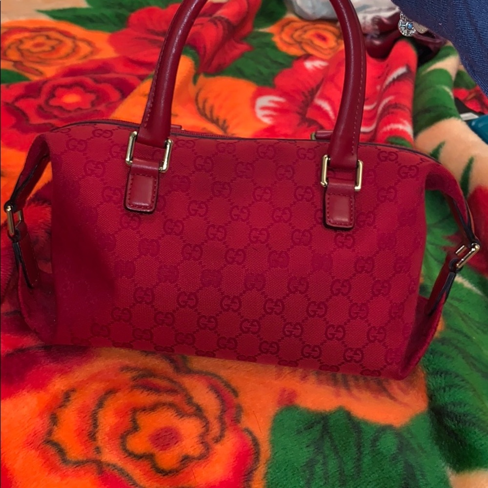 Authentic Gucci purse! Beautiful red color ❤️😍
